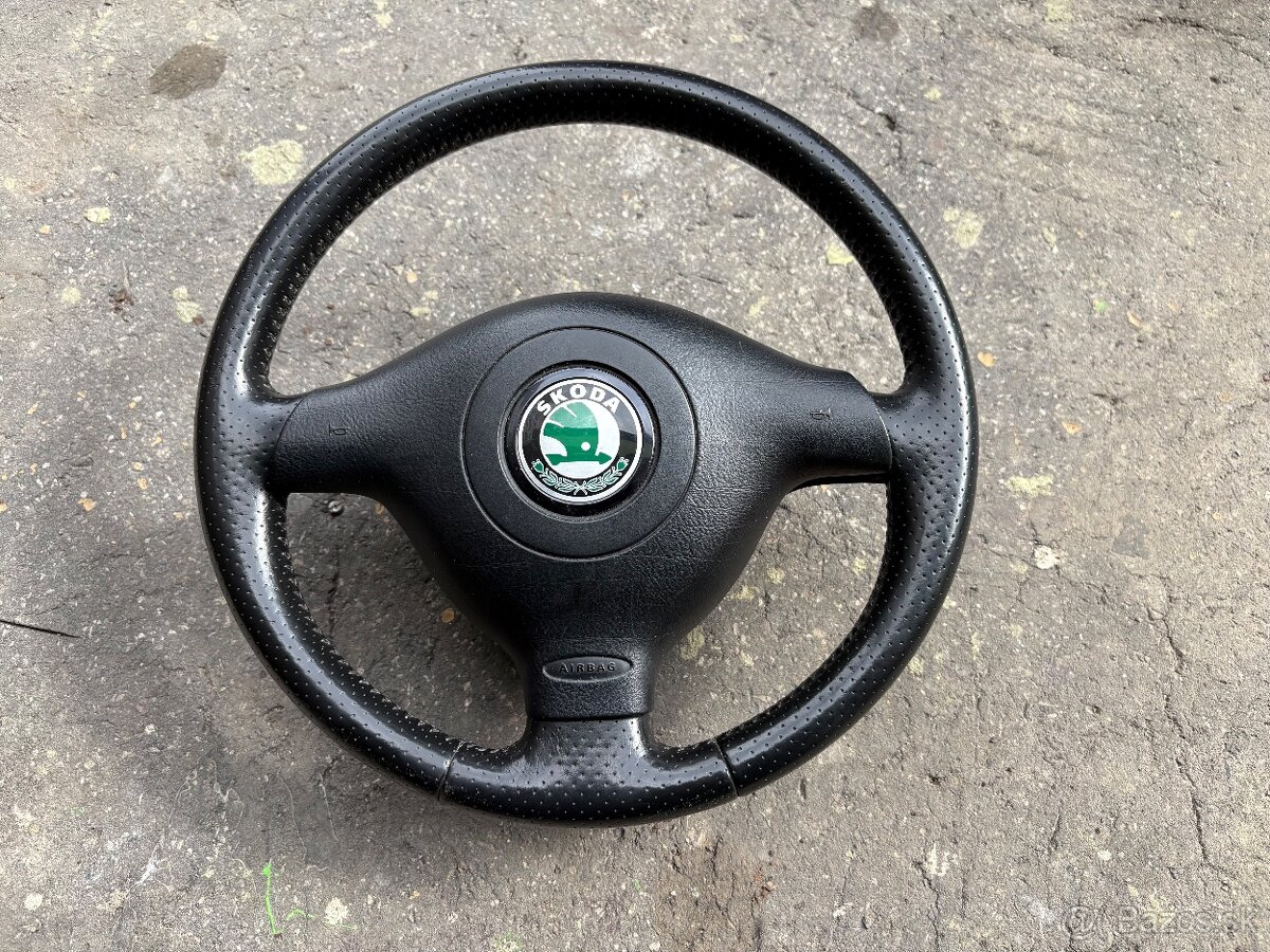 Volant trojramenny Octavia I RS
