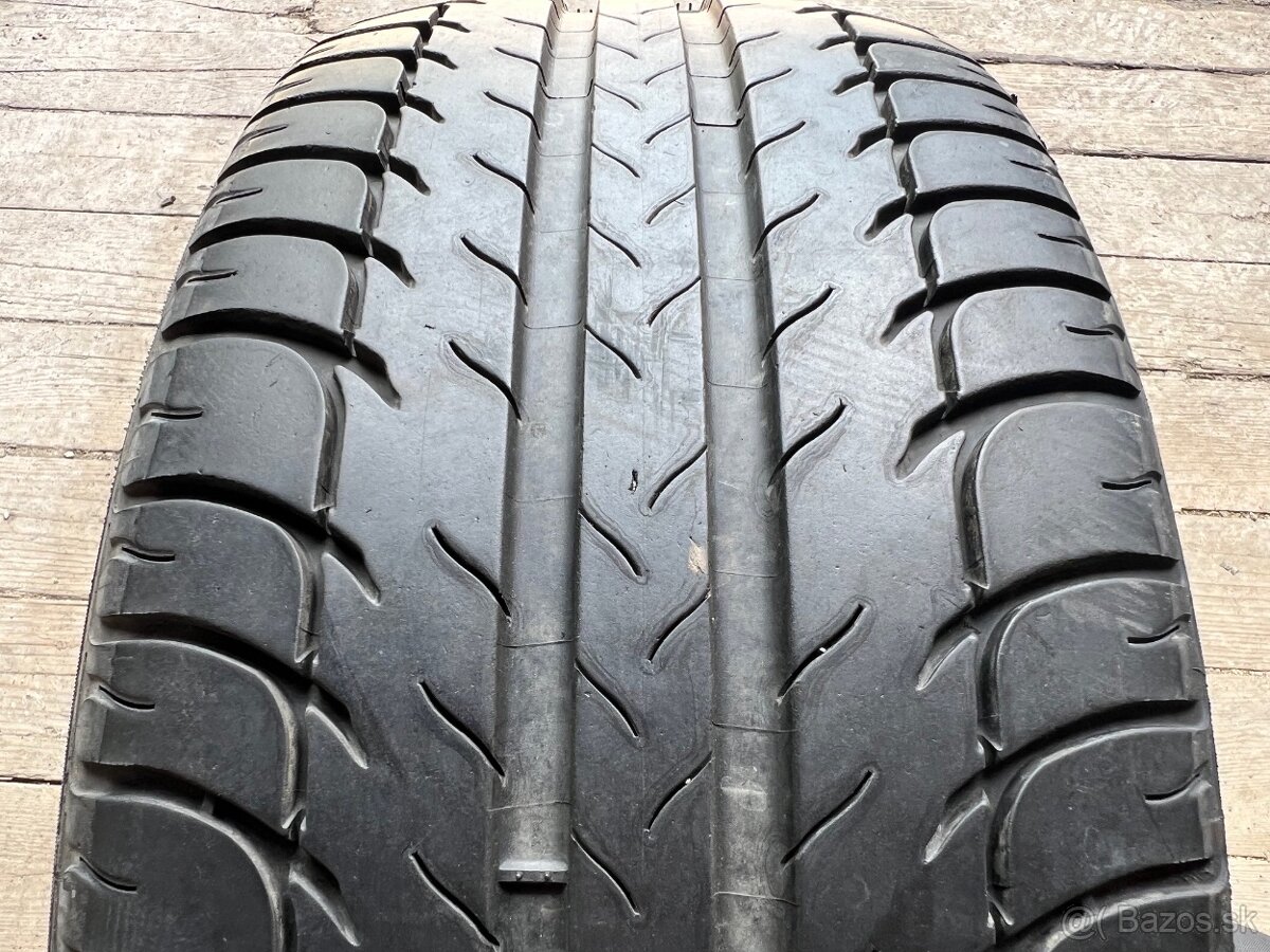 215/55R16 93V BFGoodrich g-Grip