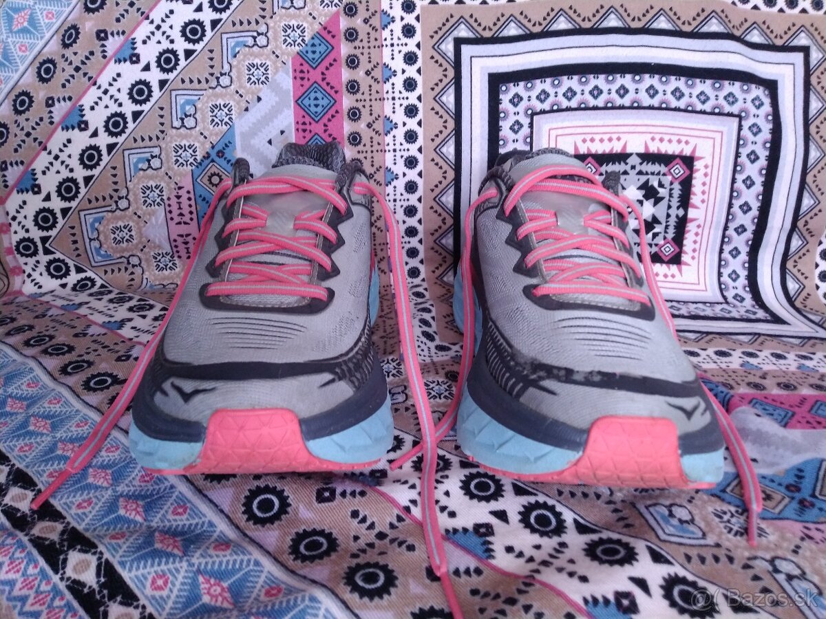 Botasky HOKA