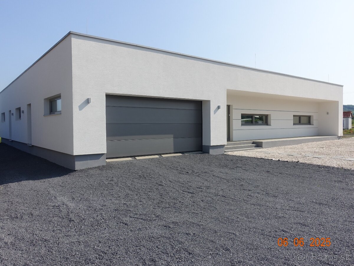 Moderný rod. dom so súp. č. 751, Ožďany, okr.Rimavská Sobota