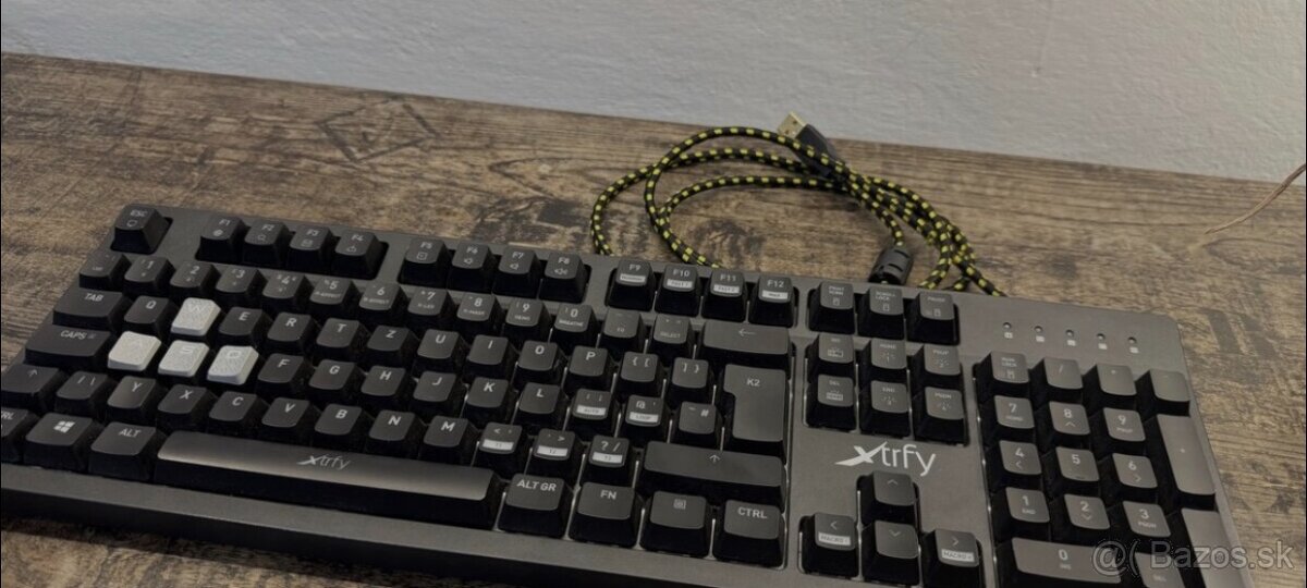 Xtrfy K2 RGB mechanická klávesnica