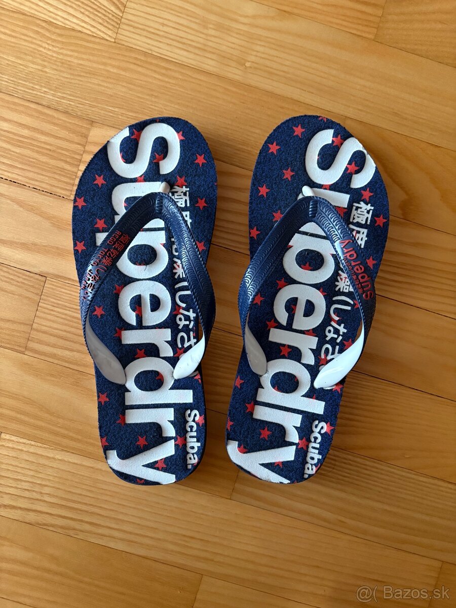 Šľapky značky Superdry