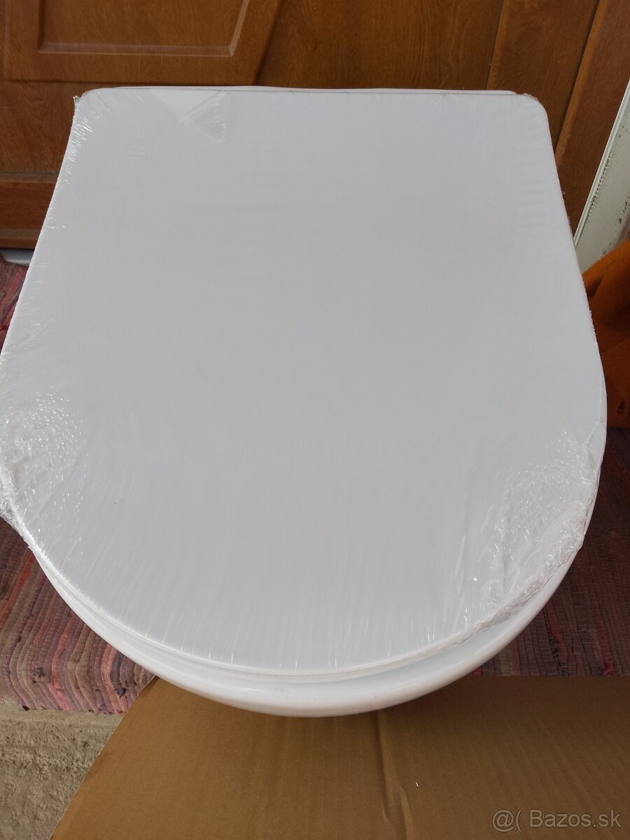 ZAVESNE WC