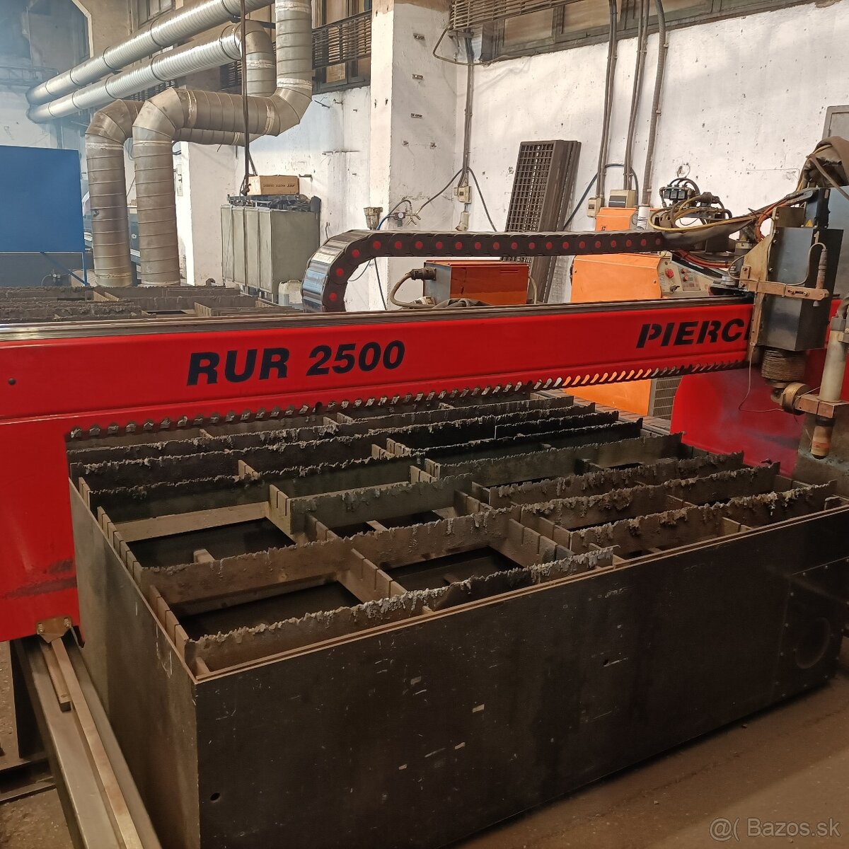 Plazmový rezací stroj PIERCE RUR 2500 P