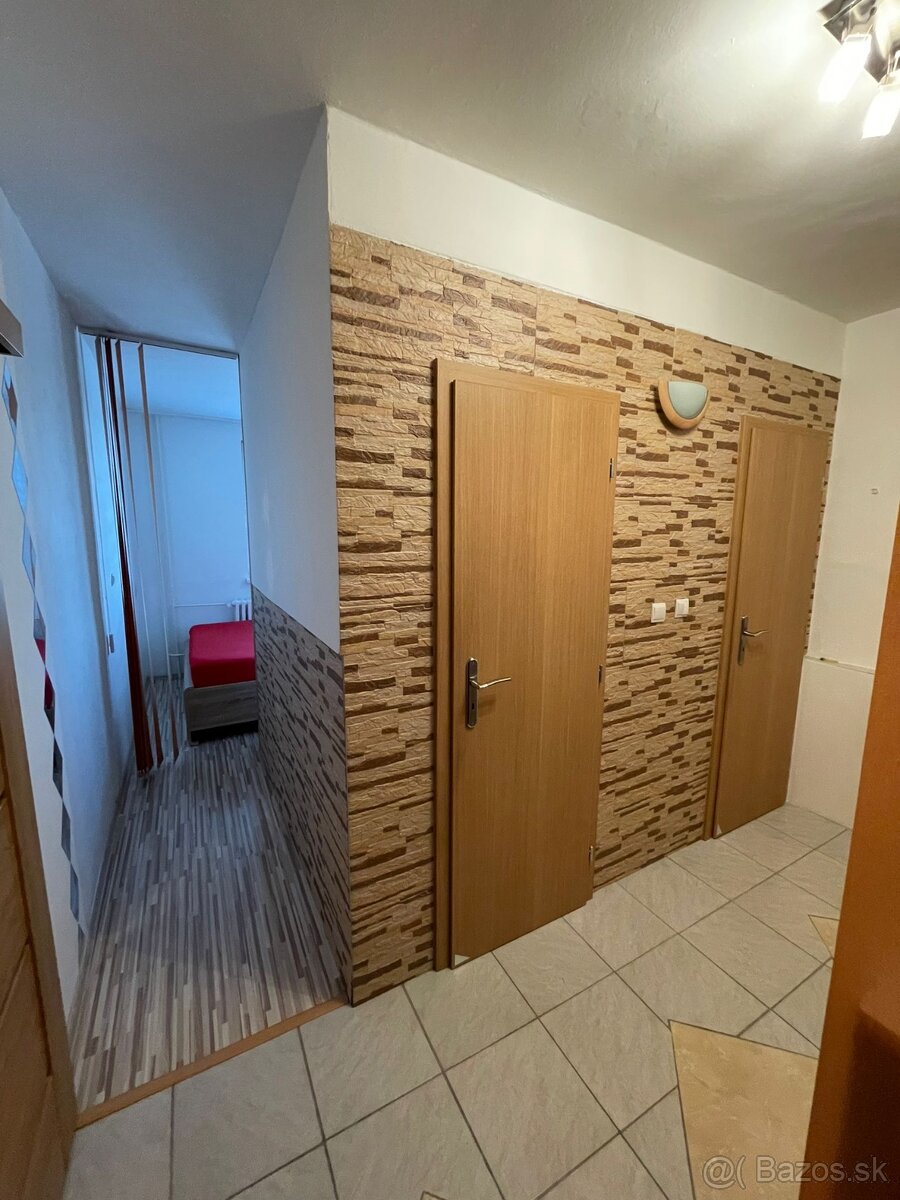 1,5-izbový zariadený byt na prenájom Vranov nad Topľou – síd