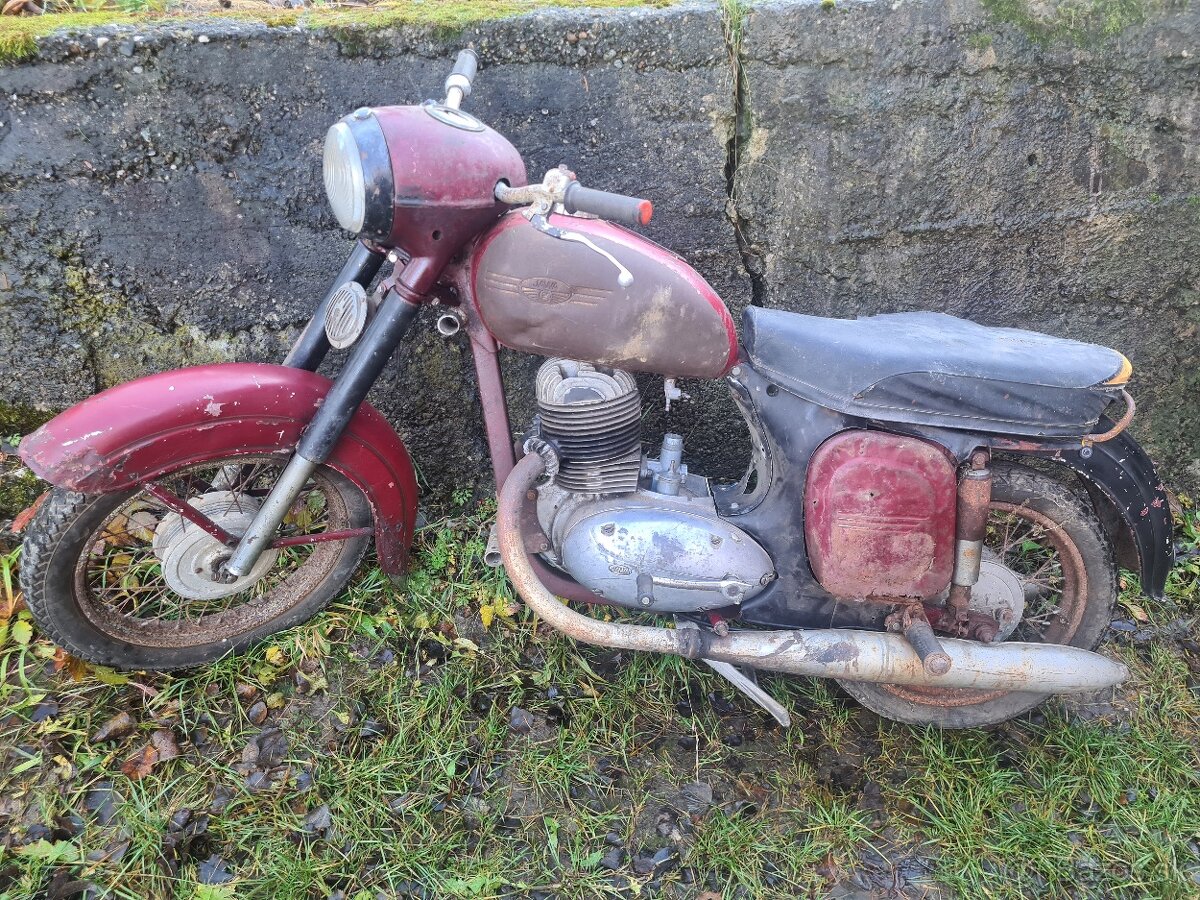 Jawa 250/353 kyvacka