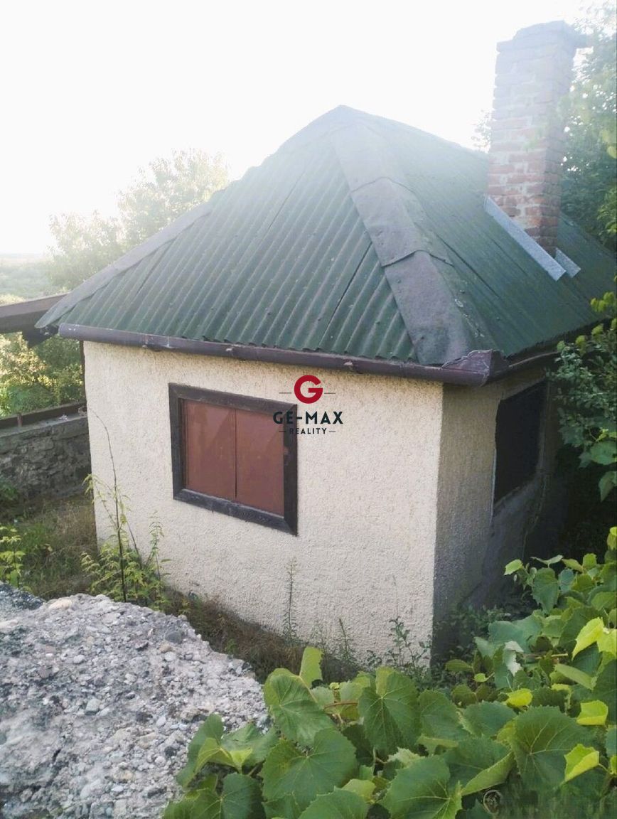 Na predaj rekreačný pozemok s chatkou