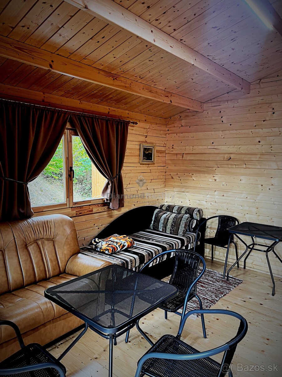 Zrub  s pozemkom v Slovinkách,  lesy, v zime sneh