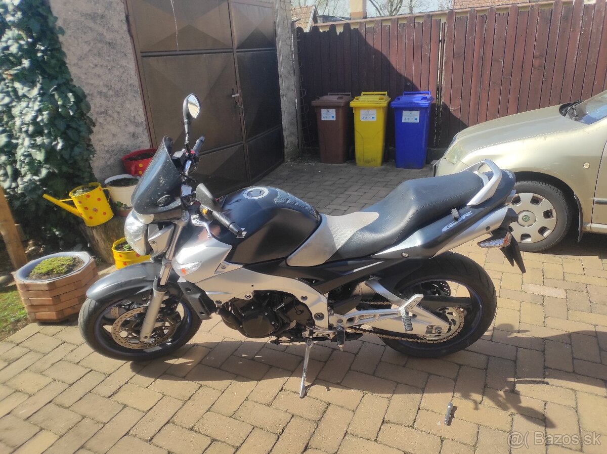 Suzuki GSR 600