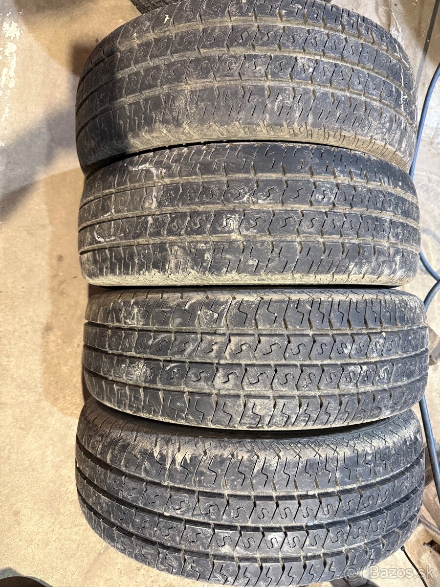 Predám sadu letných pneu na dodávku Matador 205/65 r16C