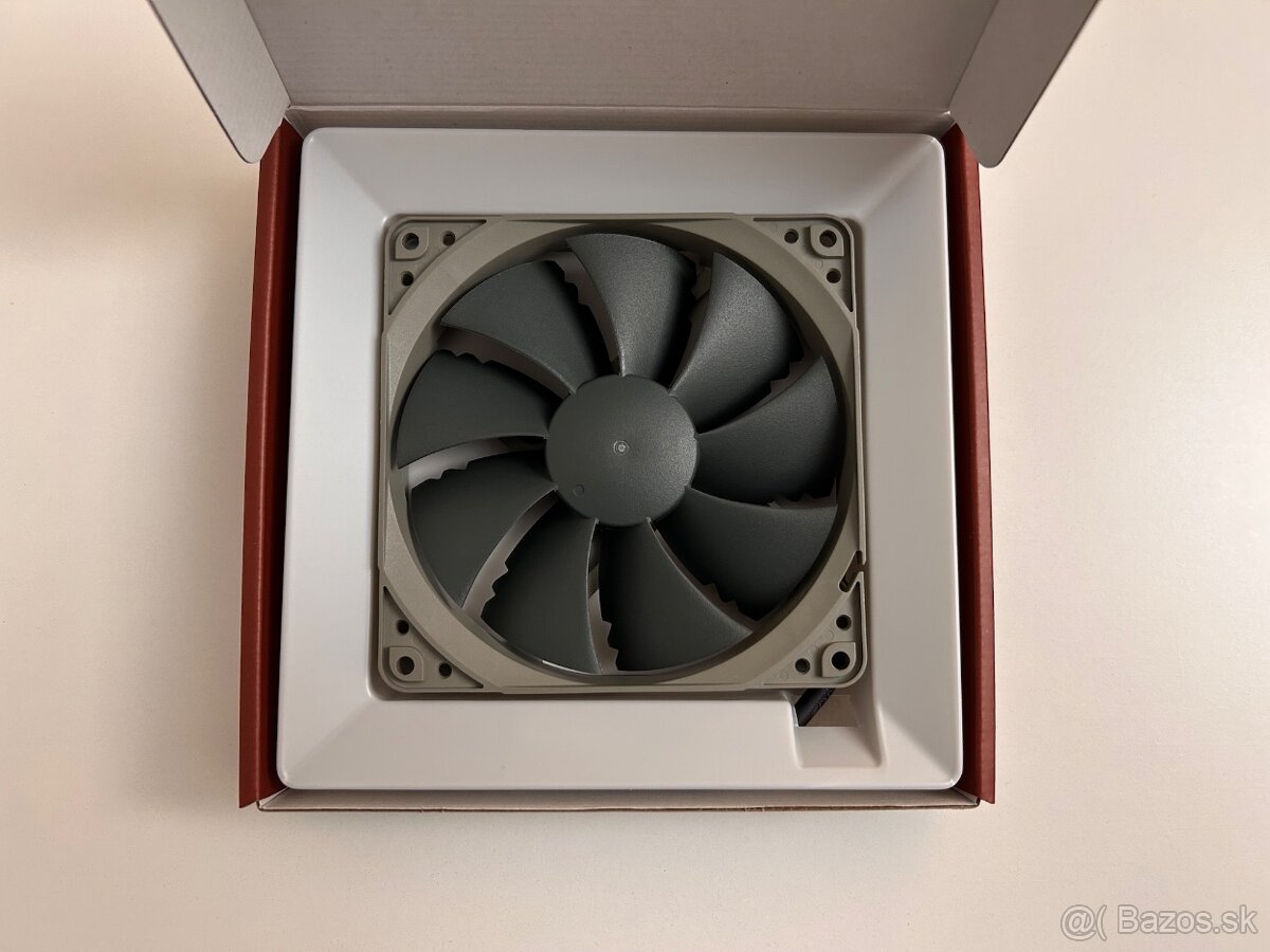 Noctua NF-P12 redux 1700 PWM