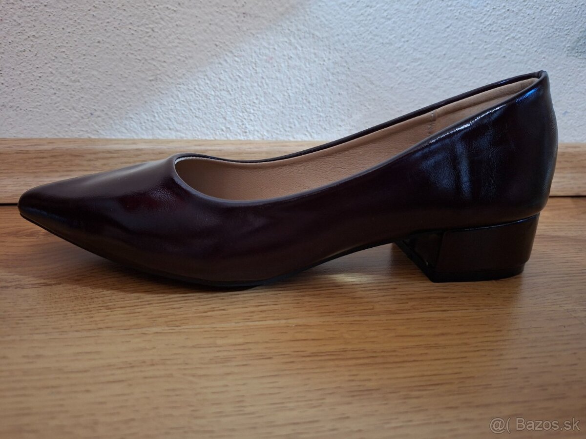 Hnedé lodičky (veľkosť 36)