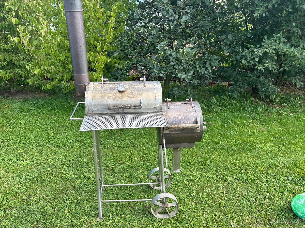 Predam celonerezovy záhradný gril