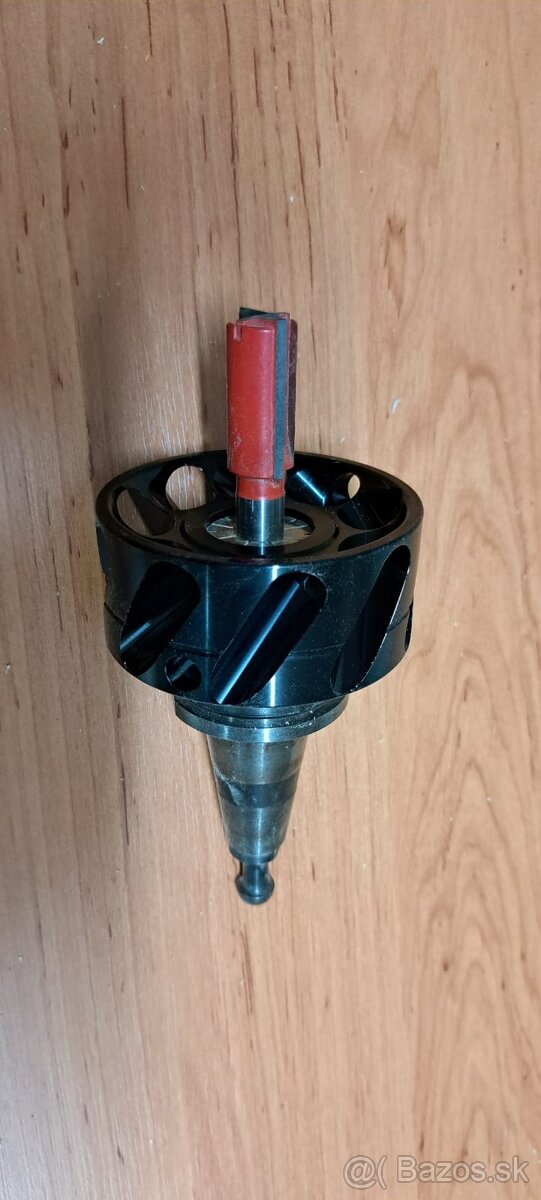 Matica s kinetickým odsávacím systémom prachu