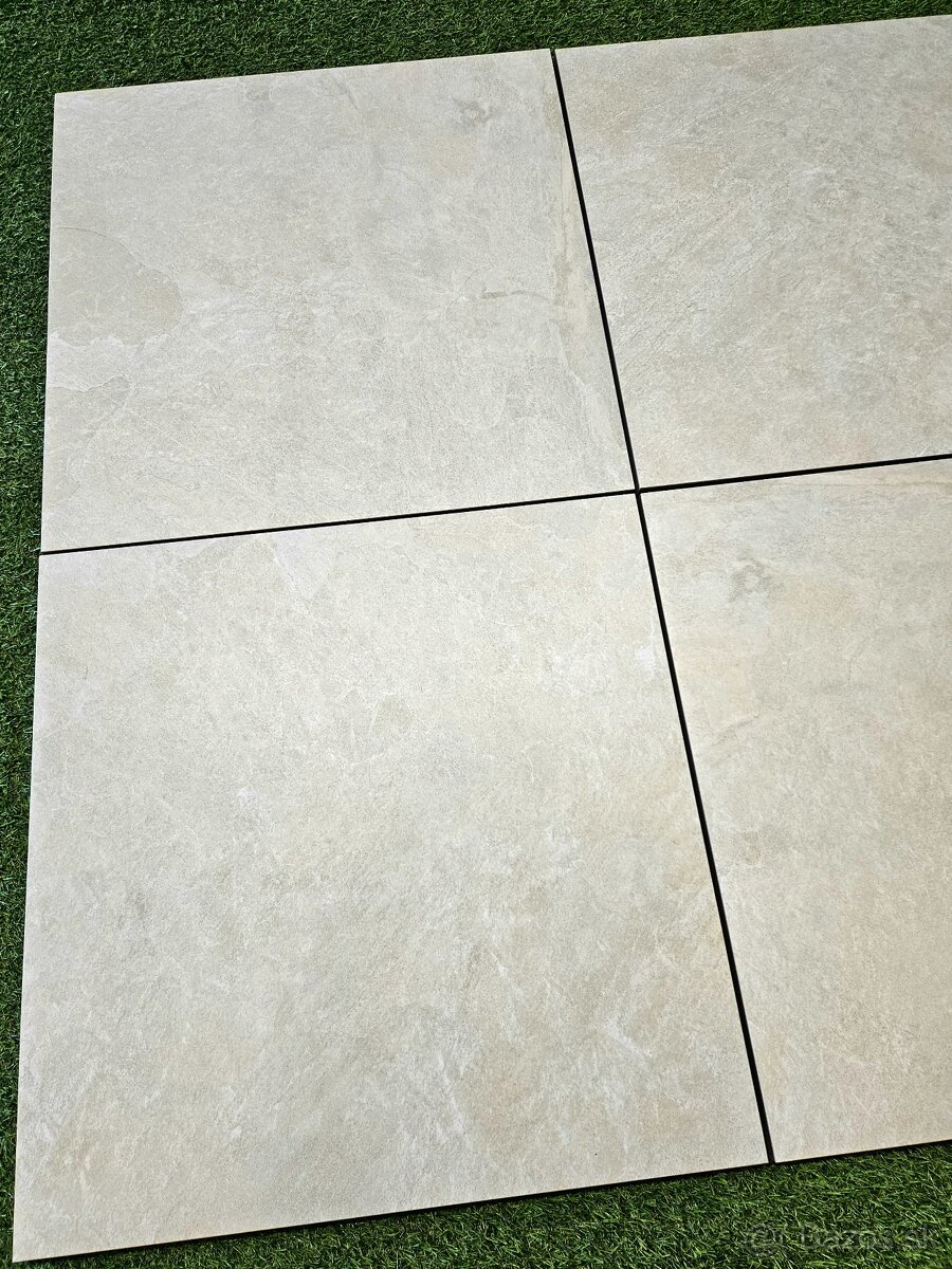 Dlažba protišmyk aj na terče 60x60x2cm, jemná krémova