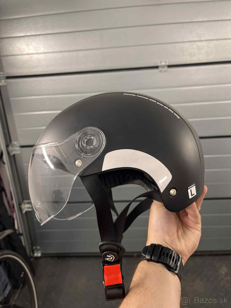 Helma na bicykel / motorku so sklom