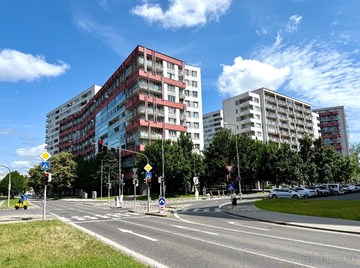 Na prenájom 1 izbový byt, 47 m2, Bratislava, Tomášikova ul.