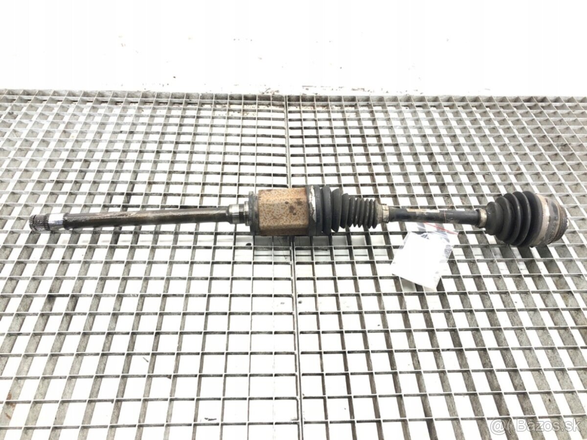 BMW F10 F11 POHONNÁ POLOOS PREDNÁ PRAVÁ XDRIVE 7593044