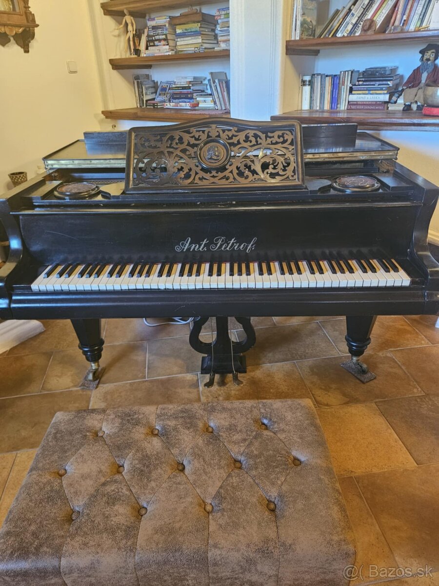 Historický klavír ANT. Petrof (1896 – 1897)