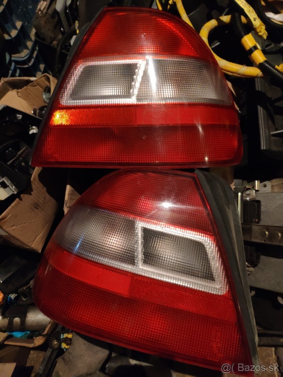 Zadne svetla civic 1998
