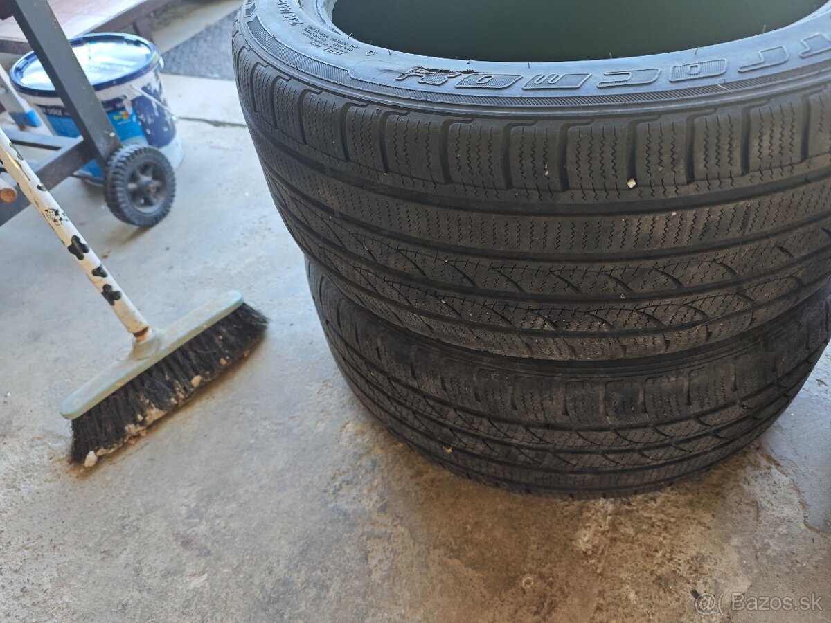 Tracmax ice plus 235/45 R18