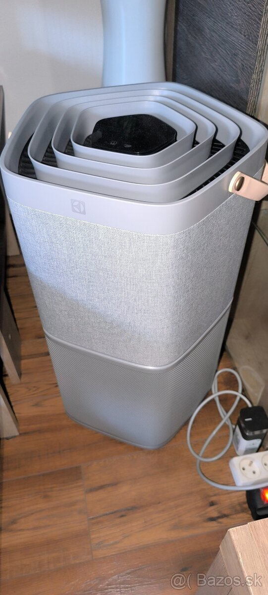 Predám čističku vzduchu Electrolux PURE A9 PA91-404GY sivá