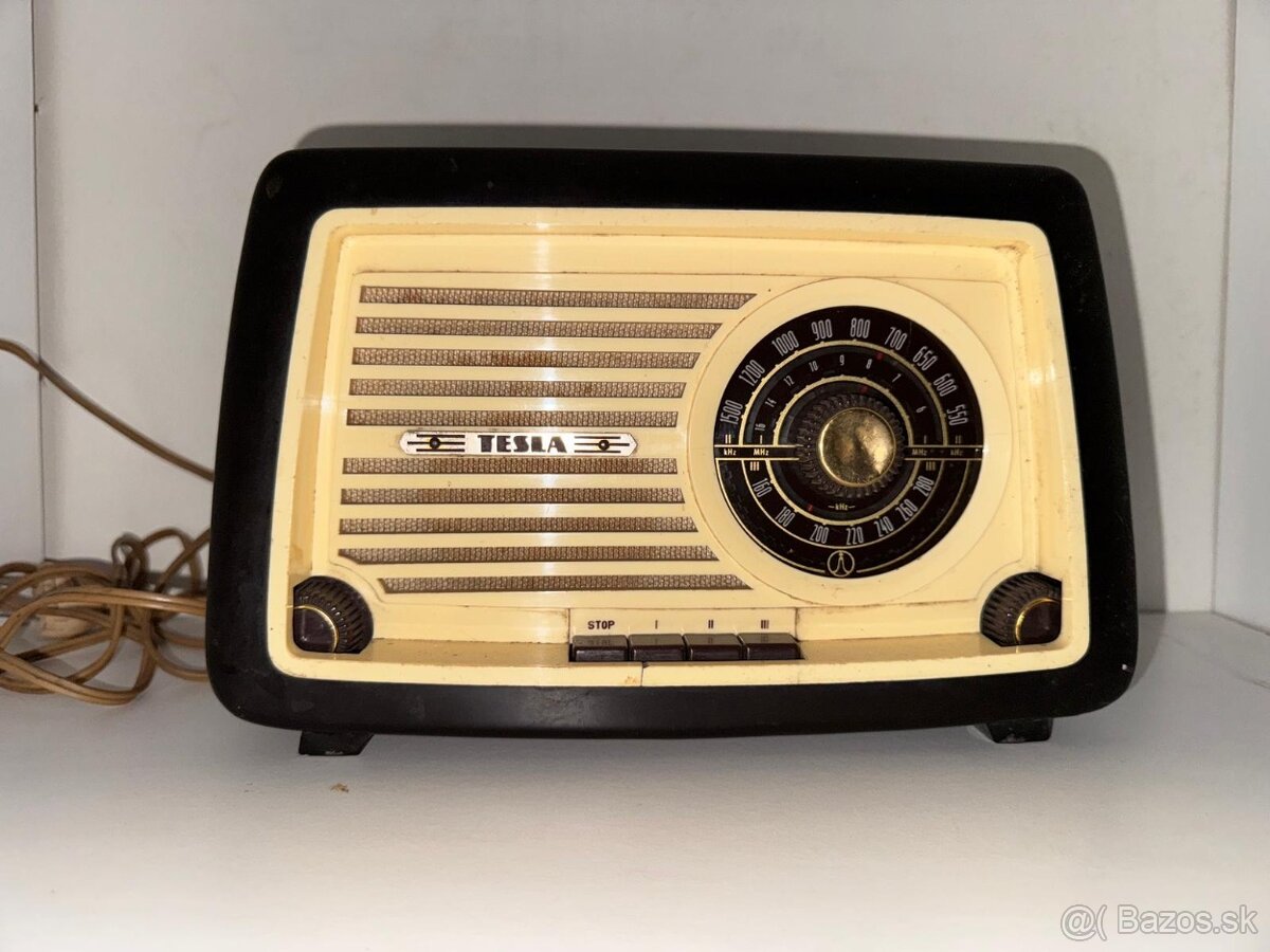 Retro elektronkové bakelitové rádio Soatina 315A