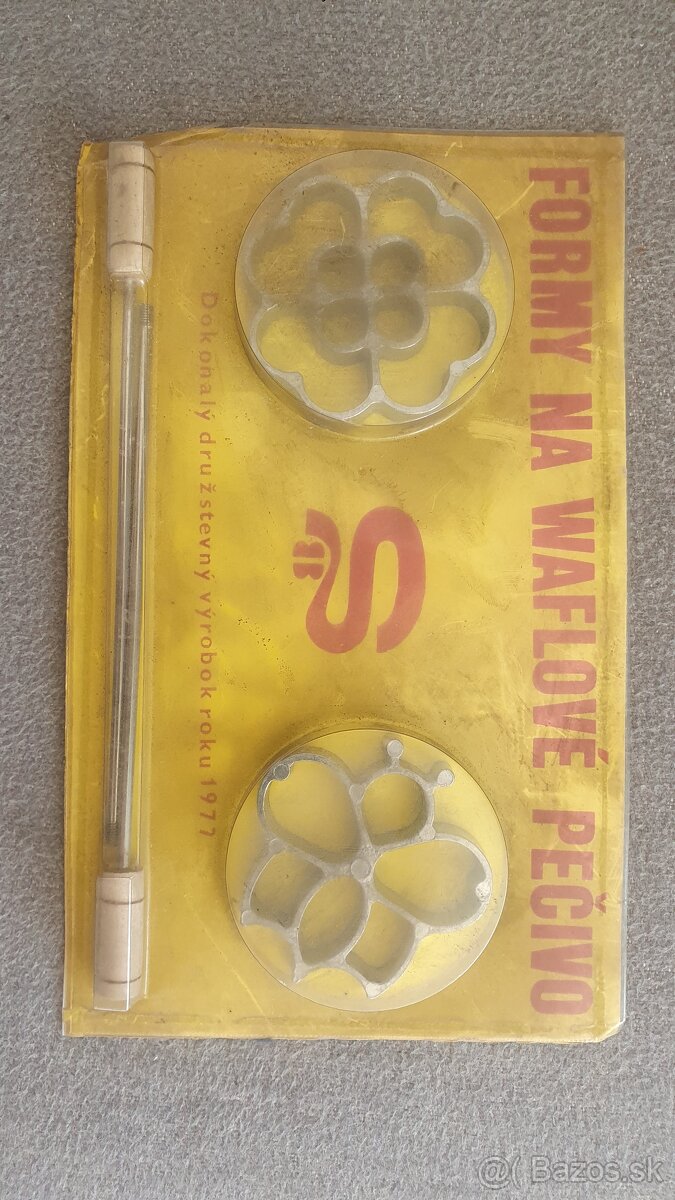 Retro forma na waffle z roku 1977