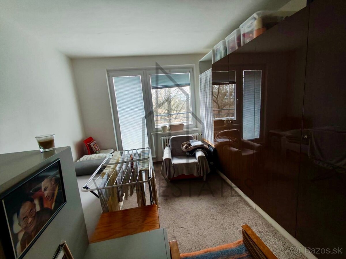 Prenájom  3-izbový byt – J. Murgaša (Čínsky múr), Prievidza