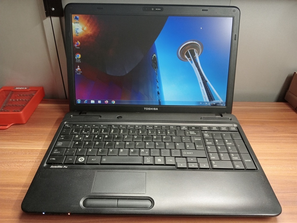 predám notebook TOSHIBA SATELLITE L650 , Windows 7.