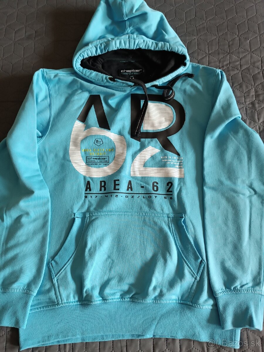 Svetlo modrá mikina