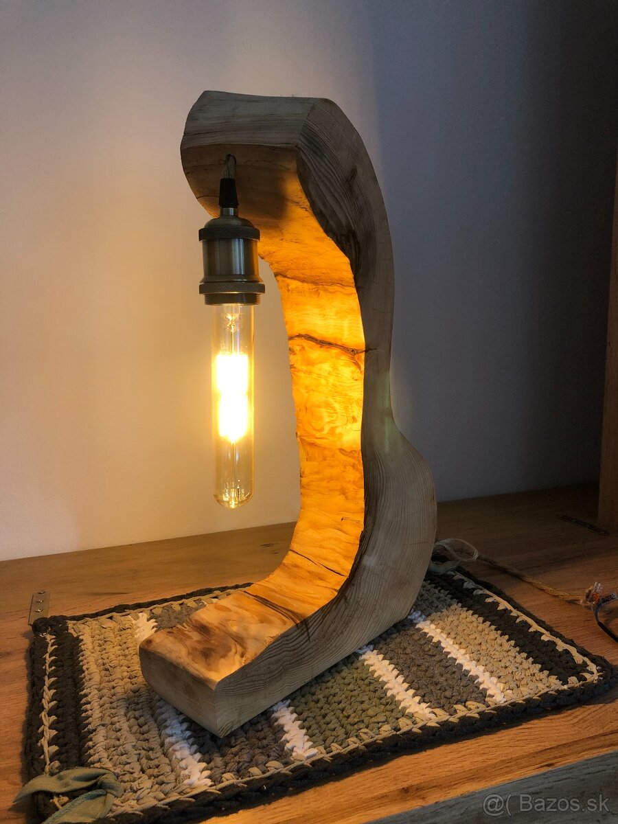 Lampy drevené pne - kus lesa u vás doma