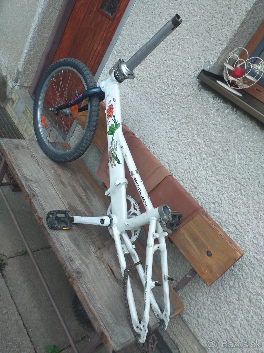 Nekompletny skladacibicykel.
