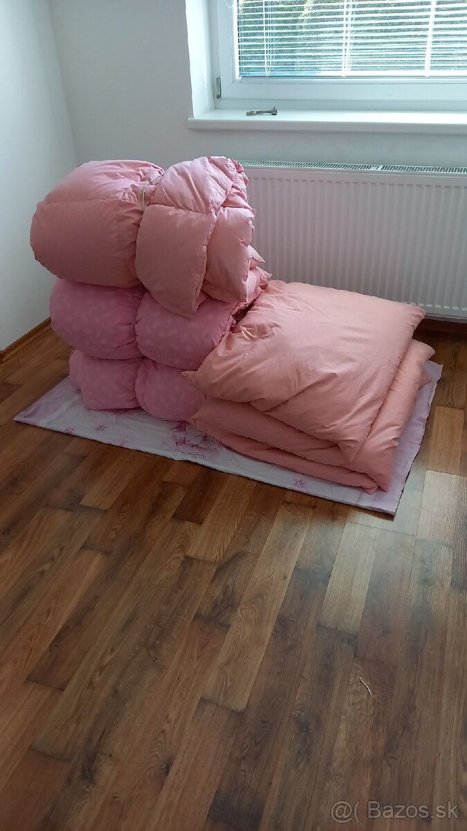 Periny a vankúše z peria.