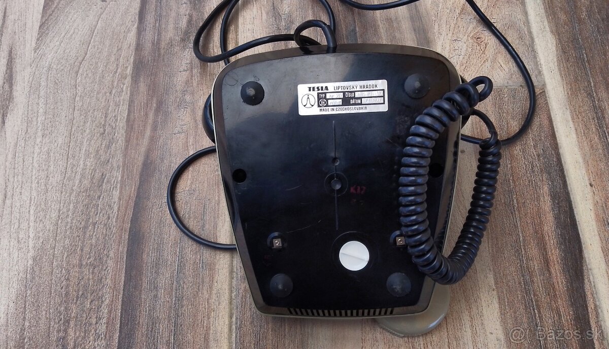 Prodám telefon z roku 1976