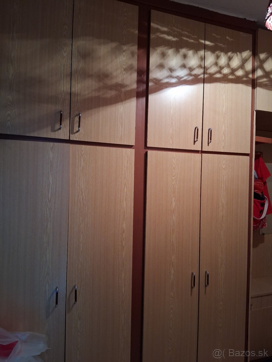 Zostava do predsiene a dvere skríň