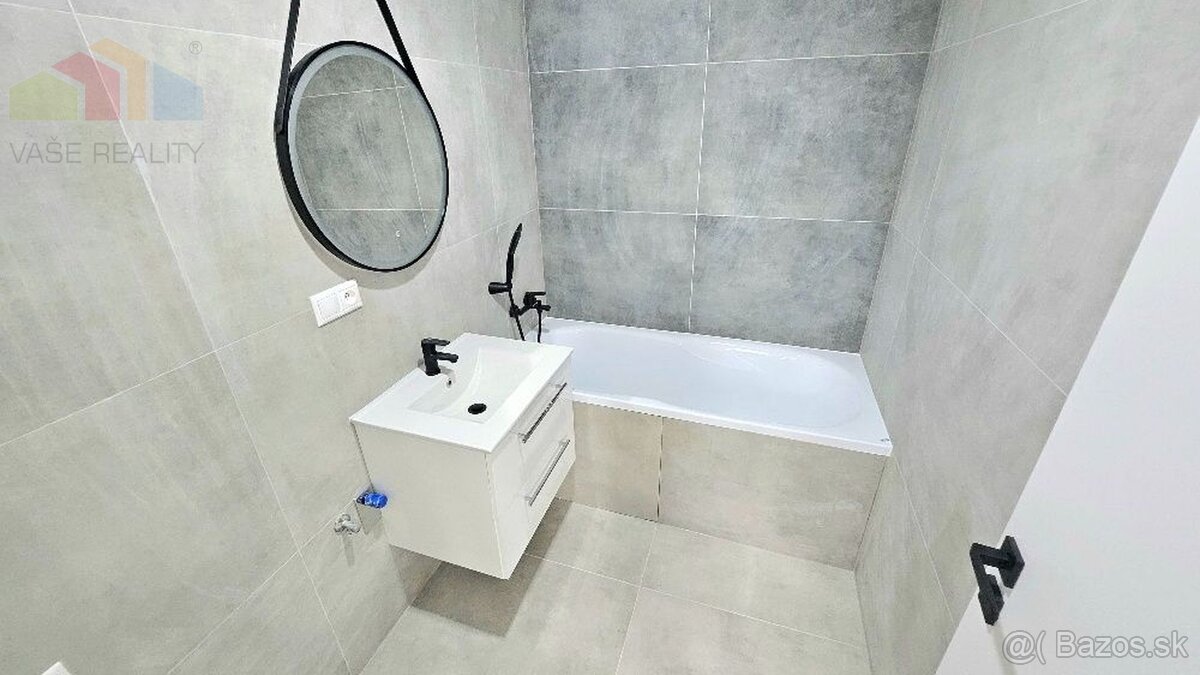 3 izbový byt Bánovce nad Bebravou / CENTRUM- STRED / 56 m2 /