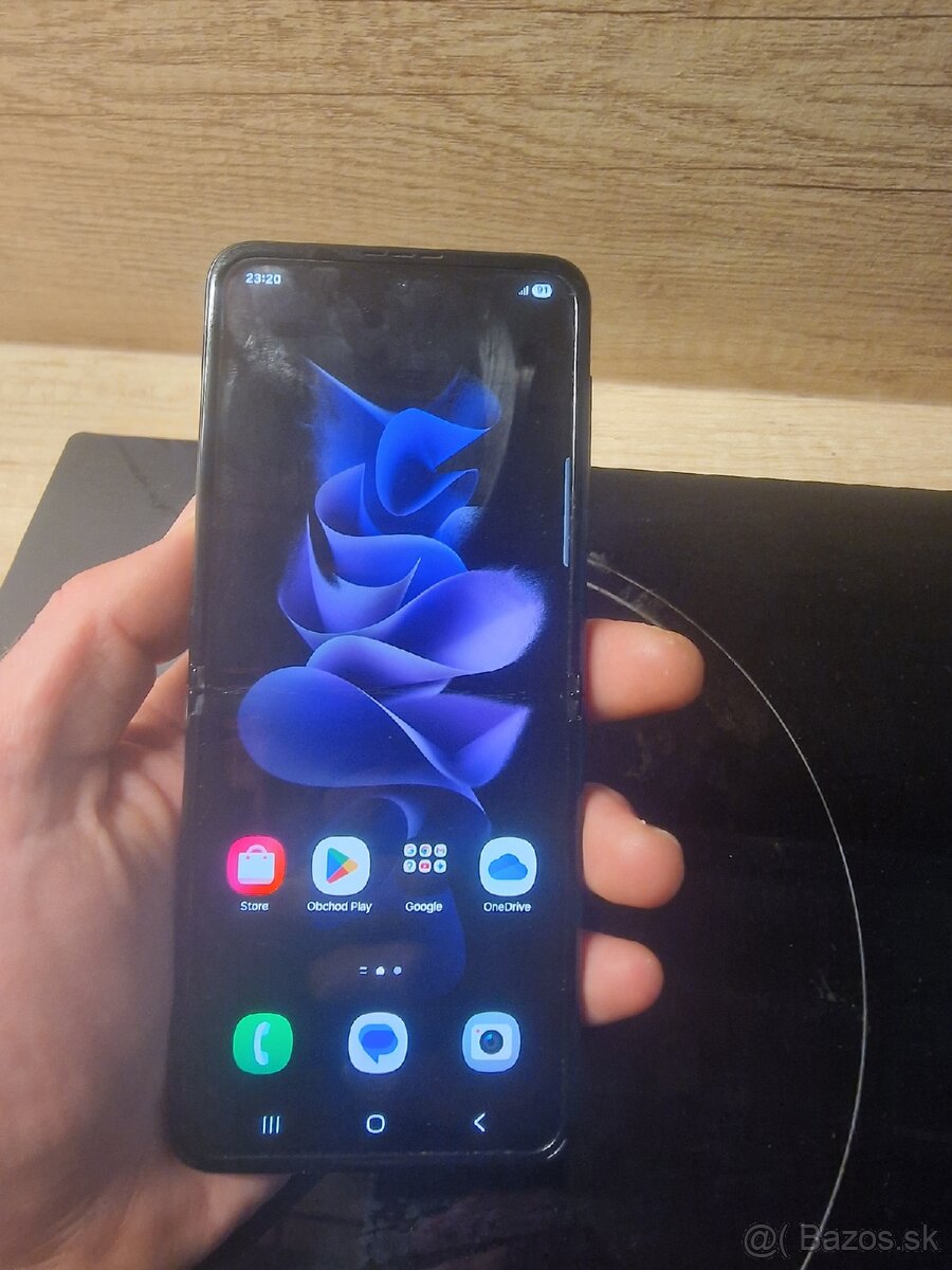 Samsung galaxy flip 3