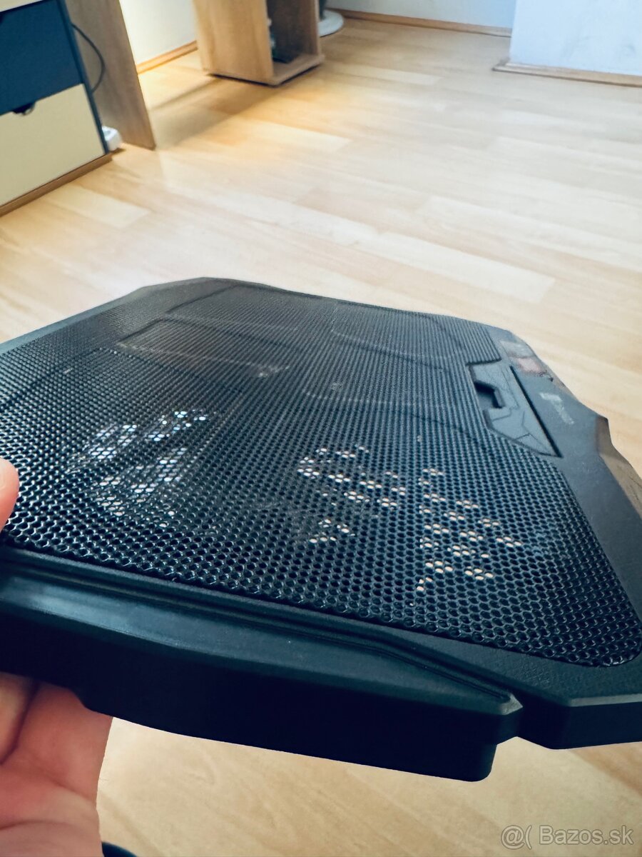 Chladiaca podlozka pod notebook