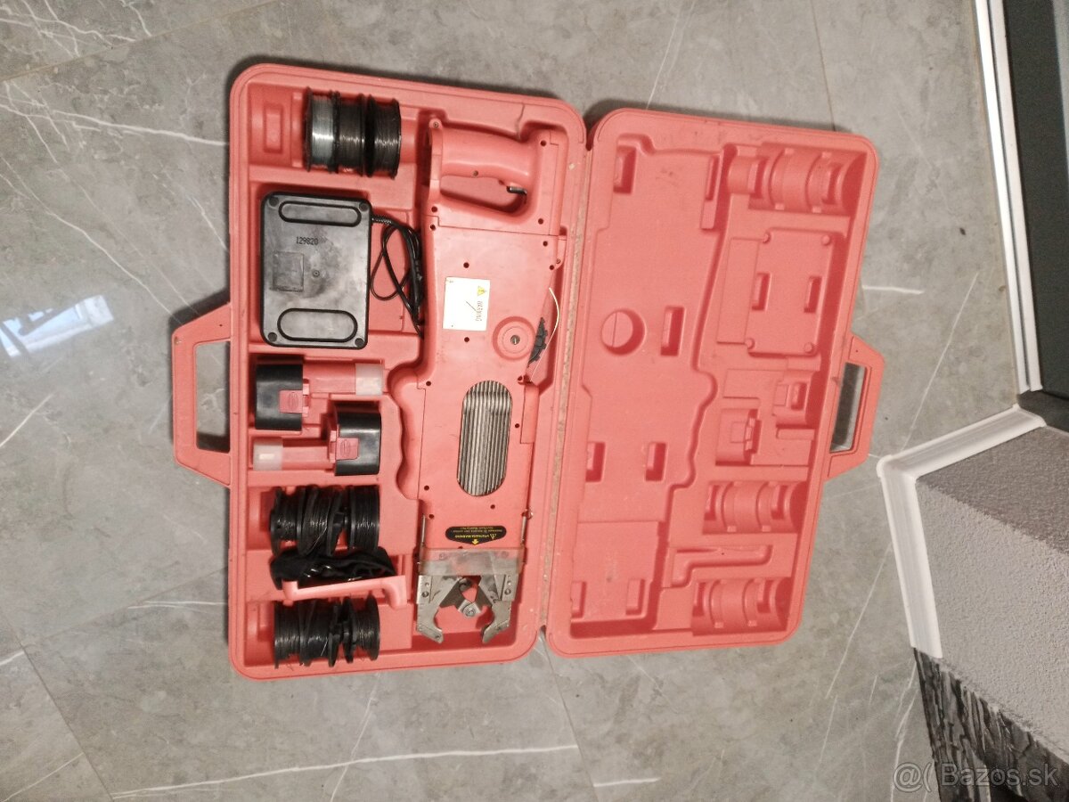 Predám akumulátorový viazač roxorov