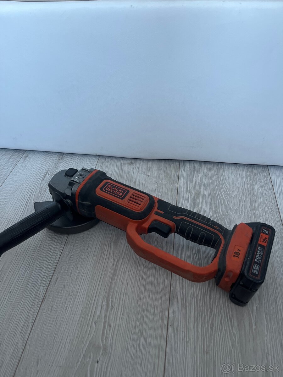 Black + Decker uhlova aku bruska