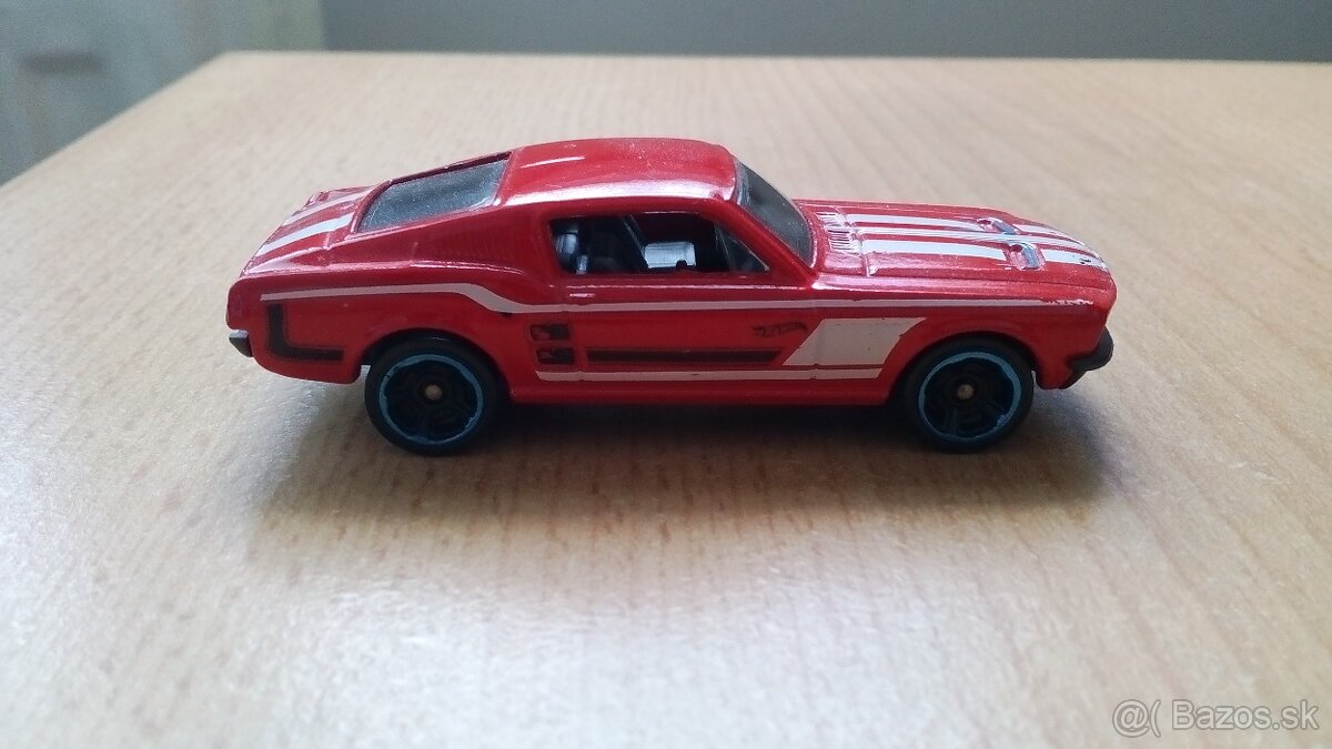 Hot Wheels autíčka (vybalené - USA, Japonsko)