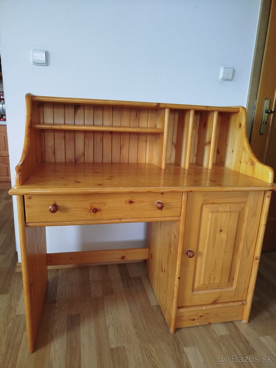 Písací stolík