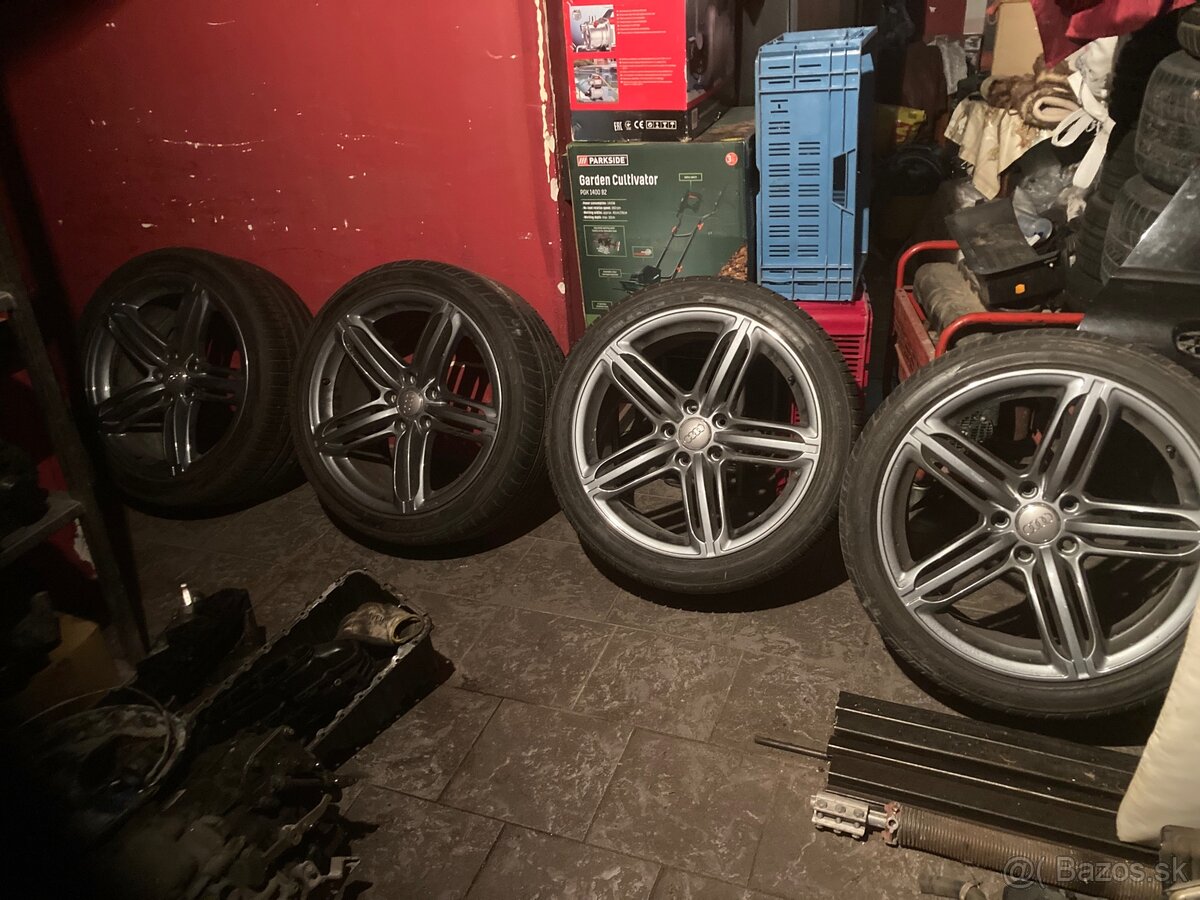 Audi q7 r21 Elektrony kolesa obuté pompei