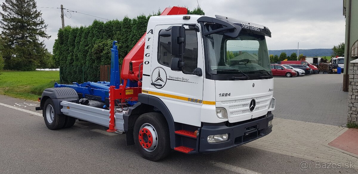 MERCEDES BENZ ATEGO 1224 hákový nosič + hydr. ruka