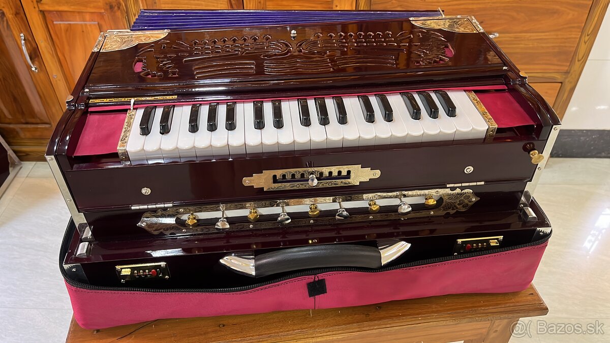 Indicke harmonium scale changer