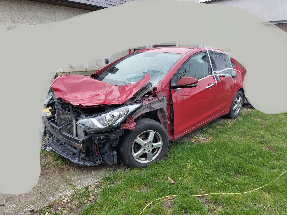 Rozpredam hyundai i30 1.6 81kw D4FB 2013