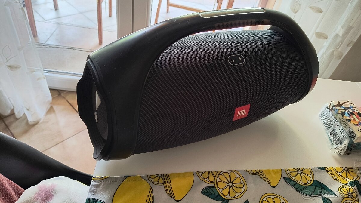 JBL Boombox 2
