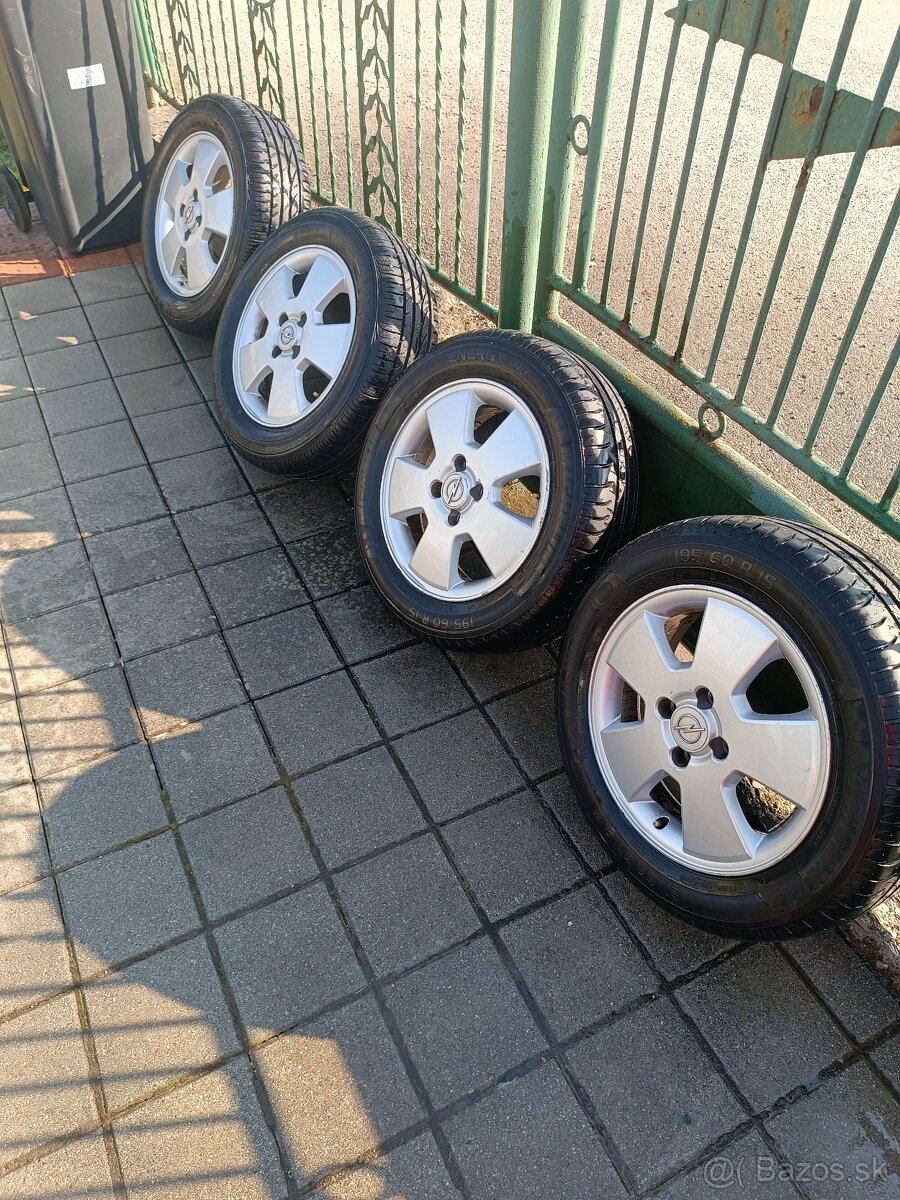 Elektróny, hliníkové disky