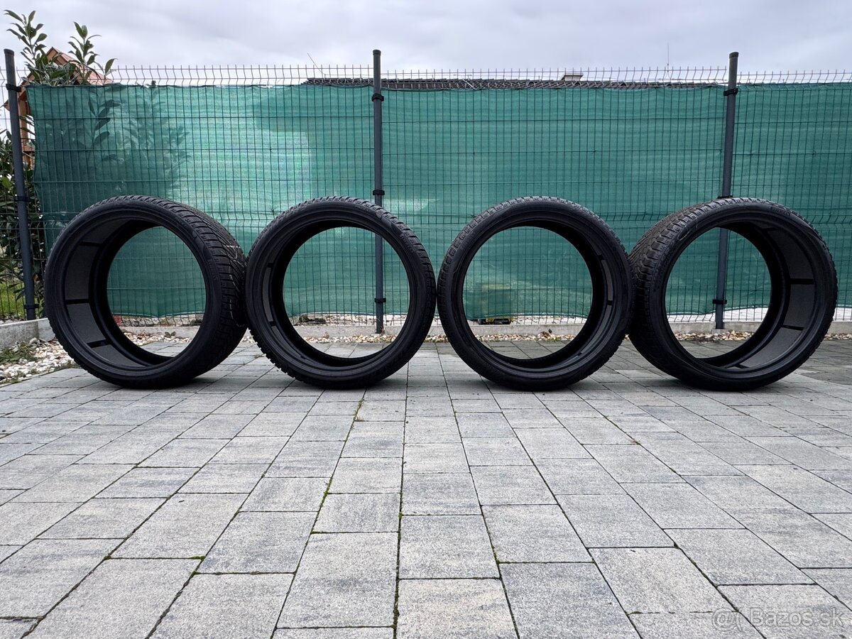 Pirelli Scorpion winter 2 275/35 R22 Dot 2024